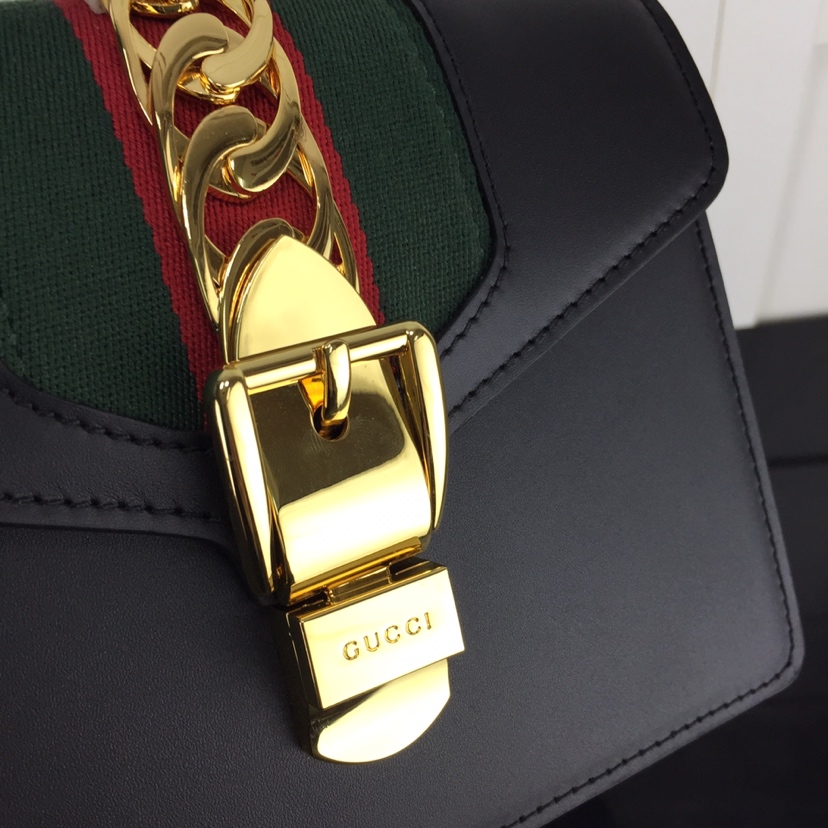 Gucci Satchel Bags